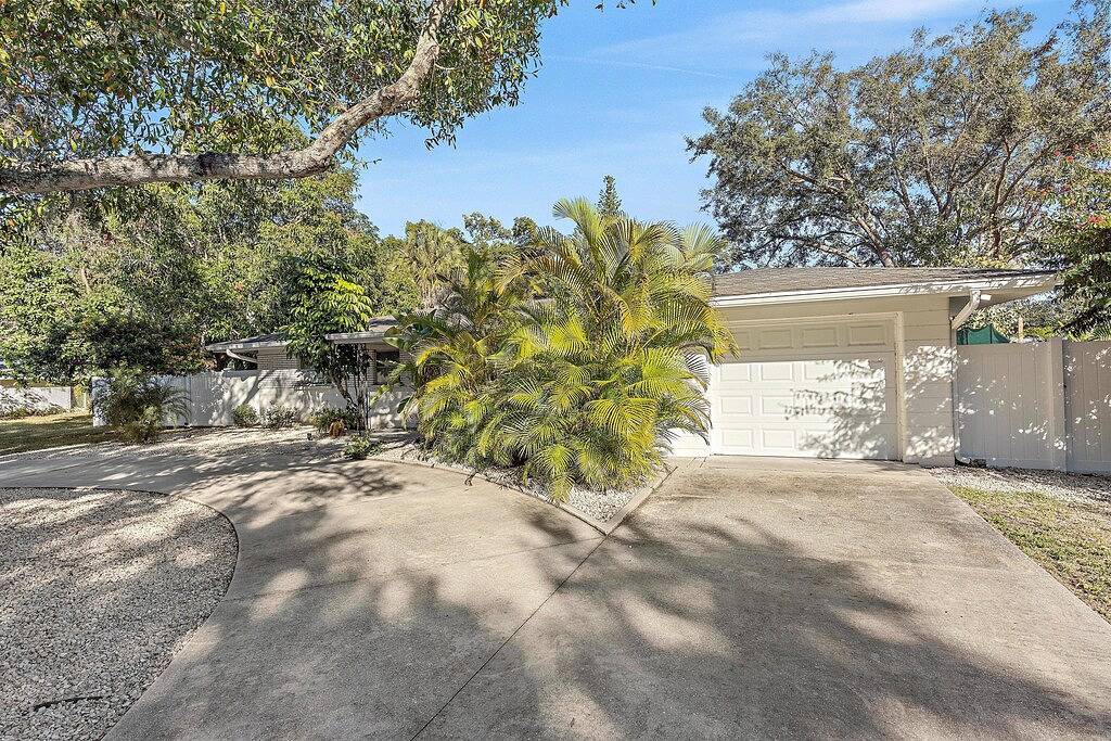 Sandy Feet Retreat | Private Pool + Ping Pong! in Sarasota, Sarasota County