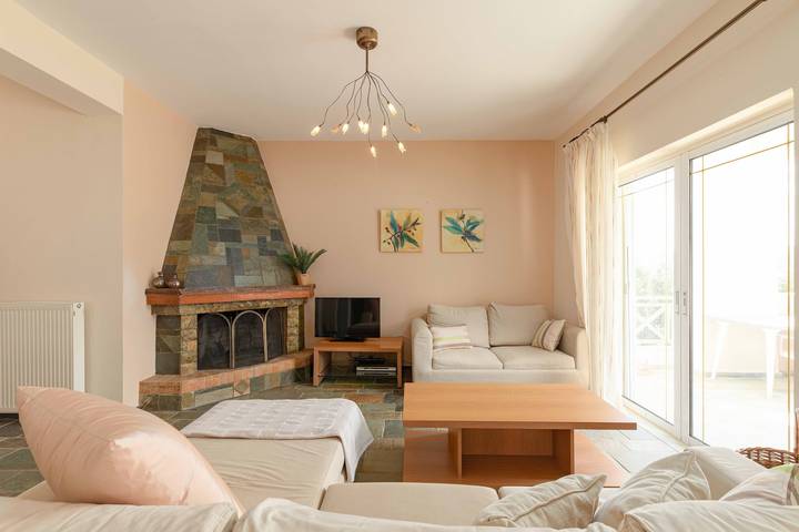 Ganze Wohnung, Apartment 'Villa Melenia 2' mit Panoramablick aufs Meer, Wlan und Klimaanlage in Agia Pelagia, Achlada