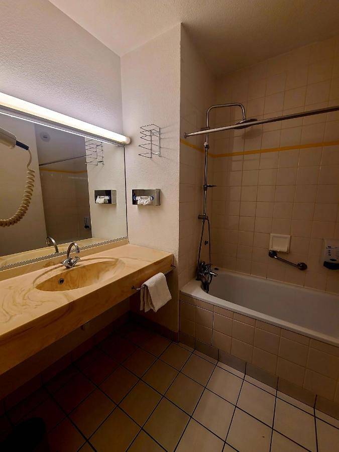 Chambre d’hôte pour 40 personnes, avec vue, animaux acceptés dans la Creuse - 3