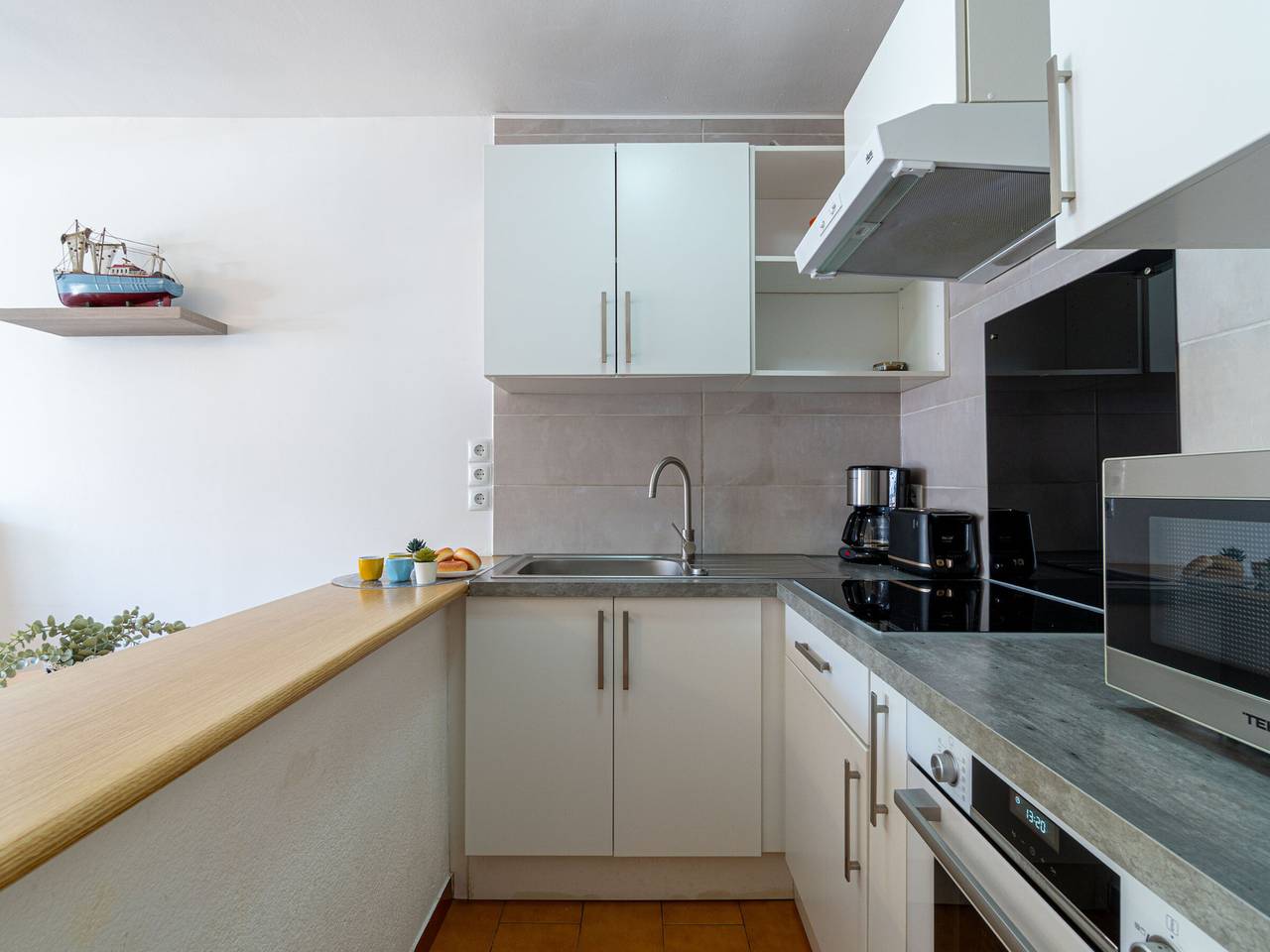 Apartamento entero, Apartamento cómodo de 2 dormitorios, amplia terraza, se admiten mascotas in Ampuriabrava, Alt Empordà