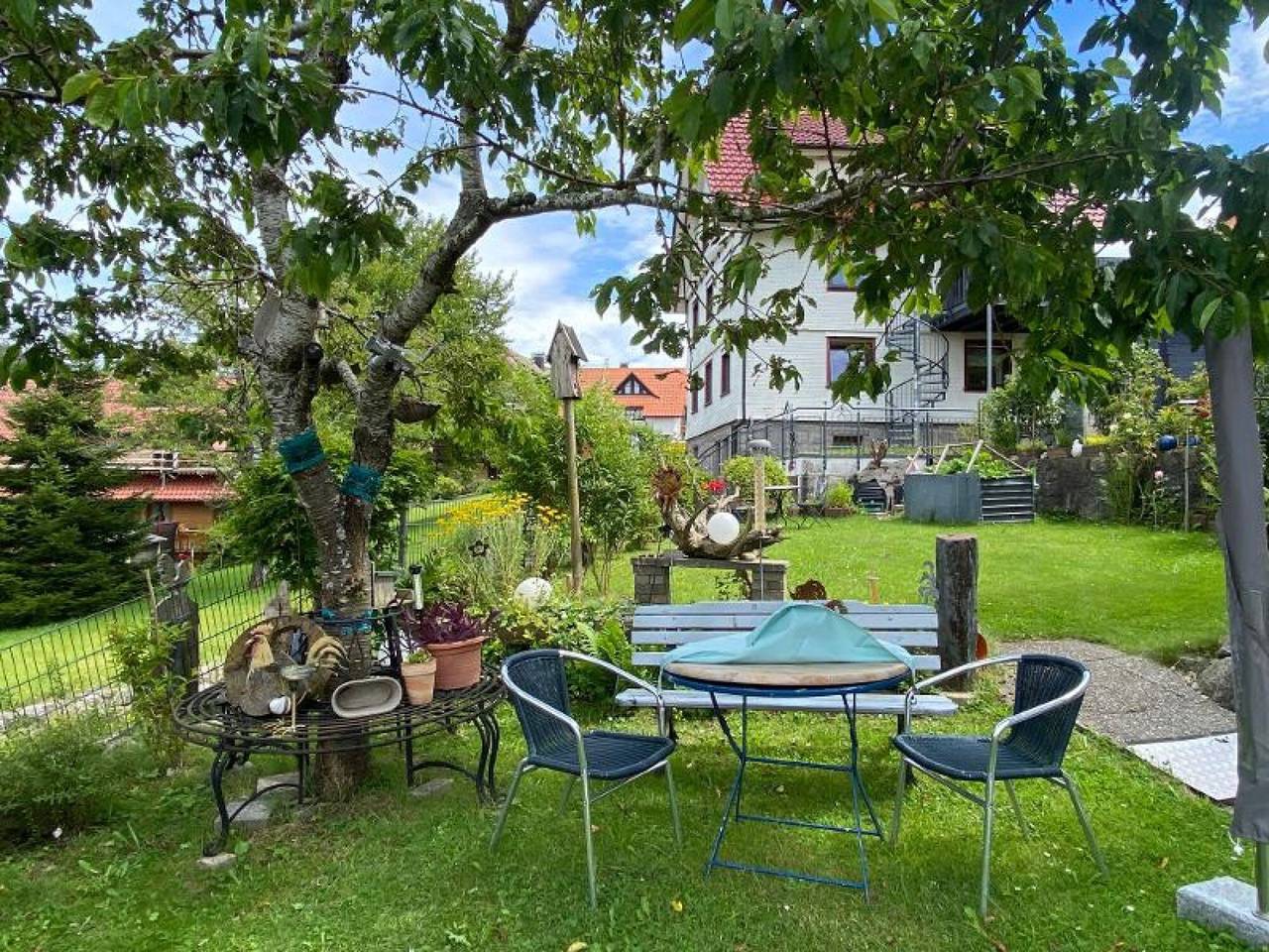 Ganze Wohnung, Ferienwohnung 'Im Salzgässle' mit Bergblick, Gemeinschaftsgarten und Wi-Fi in Schonach, Südschwarzwald