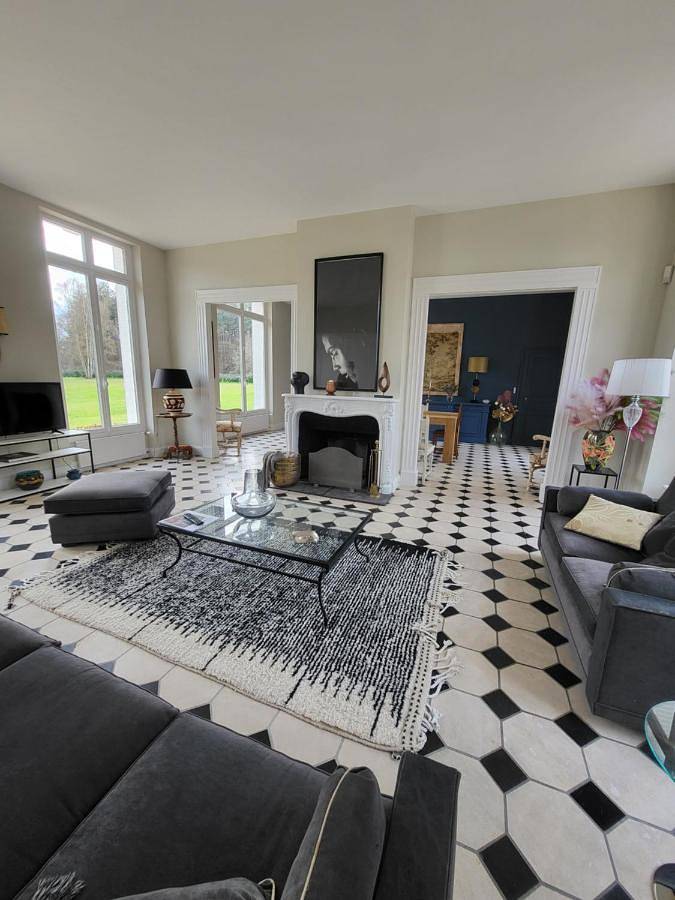 Location de vacances pour 8 personnes, avec vue ainsi que jardin et piscine à Lassay-sur-Croisne - 3