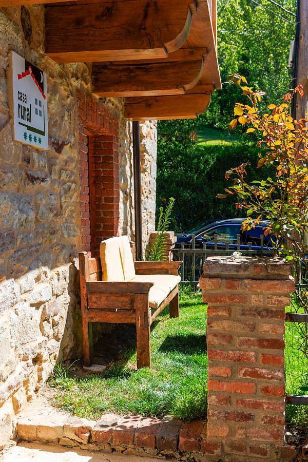 Casa rural para 5 personas, con vistas además de piscina y jardín en Crémenes - 4