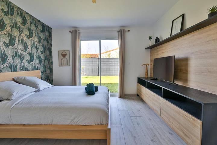 Location de vacances pour 10 personnes, avec Terrasse et Jardin à Châteaubernard