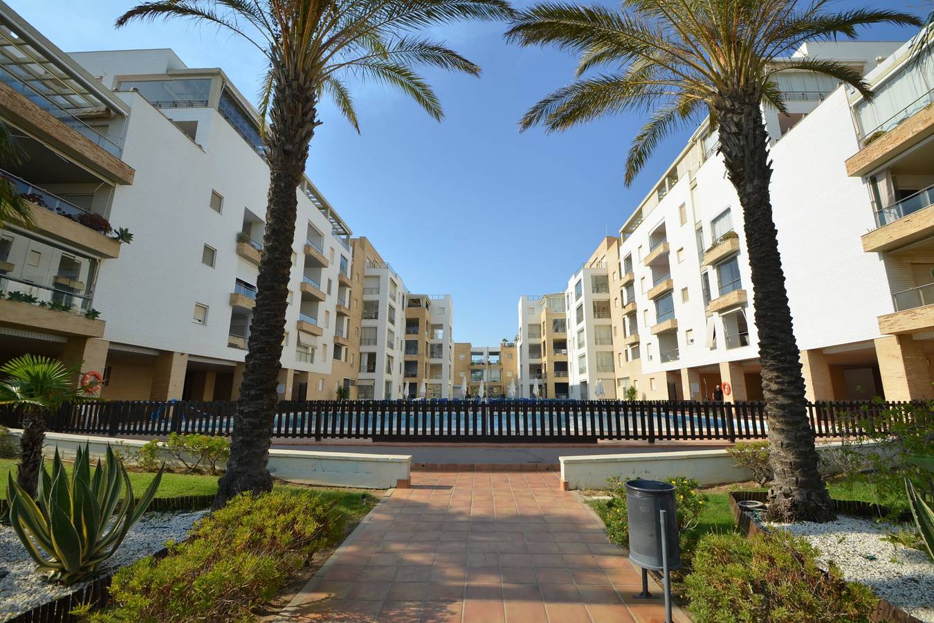 Apartamento inteiro, Apartamento de férias para 3 pessoas com piscina in Isla Canela, Ayamonte