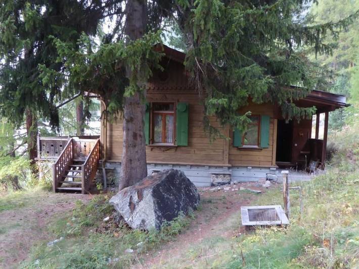 Chalet für 4 Personen, mit Balkon und Terrasse sowie Garten und Ausblick im Engadin