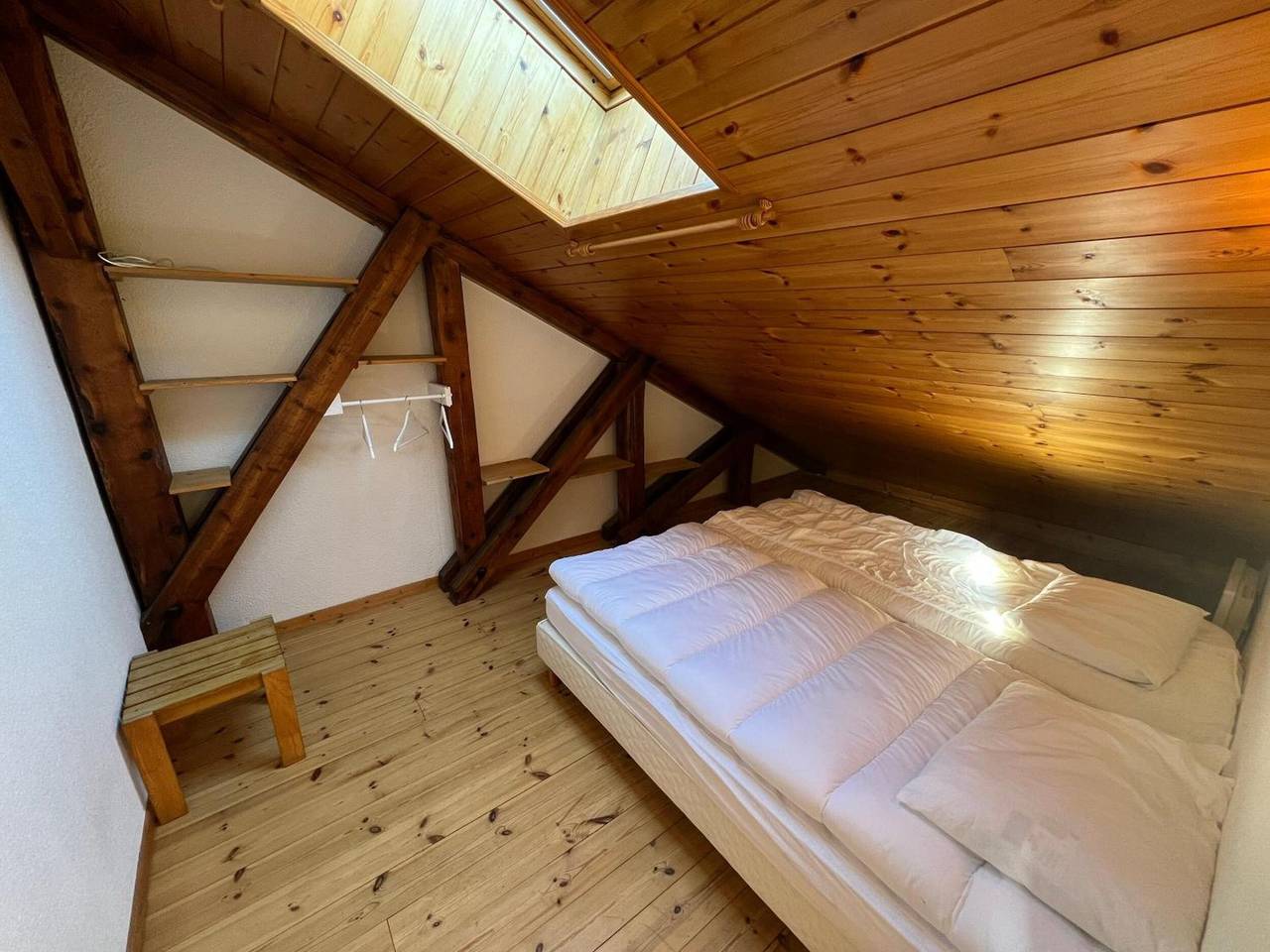 Appartement entier, Charmant Duplex Pied De Pistes avec vue sur les montagnes et Wi-Fi in Briançon, Serre Chevalier