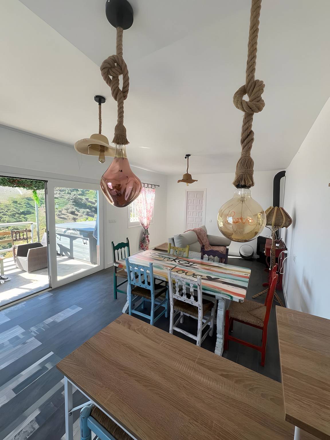 Finca 'Monkey Love' mit Meerblick, Wi-Fi und Klimaanlage in Cajiz, Vélez-Málaga
