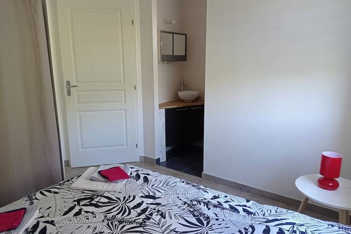 Location de vacances pour 12 personnes, avec jacuzzi et jardin à Kerlaz - 4