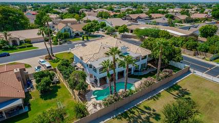 Villa for 21 Guests in Mesa, Arizona, Picture 1