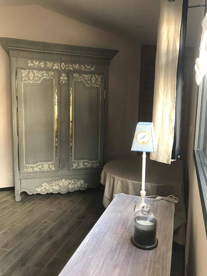 Chambre d’hôte pour 2 personnes, avec piscine ainsi que terrasse et jardin sur l' Île de Ré - 4