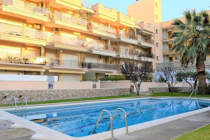 Apartamento de vacaciones para 6 personas, con jardín y piscina - 1