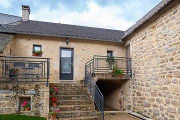Gîte pour 6 Personnes dans Saint-Étienne-du-Valdonnez, Massif central, Photo 1