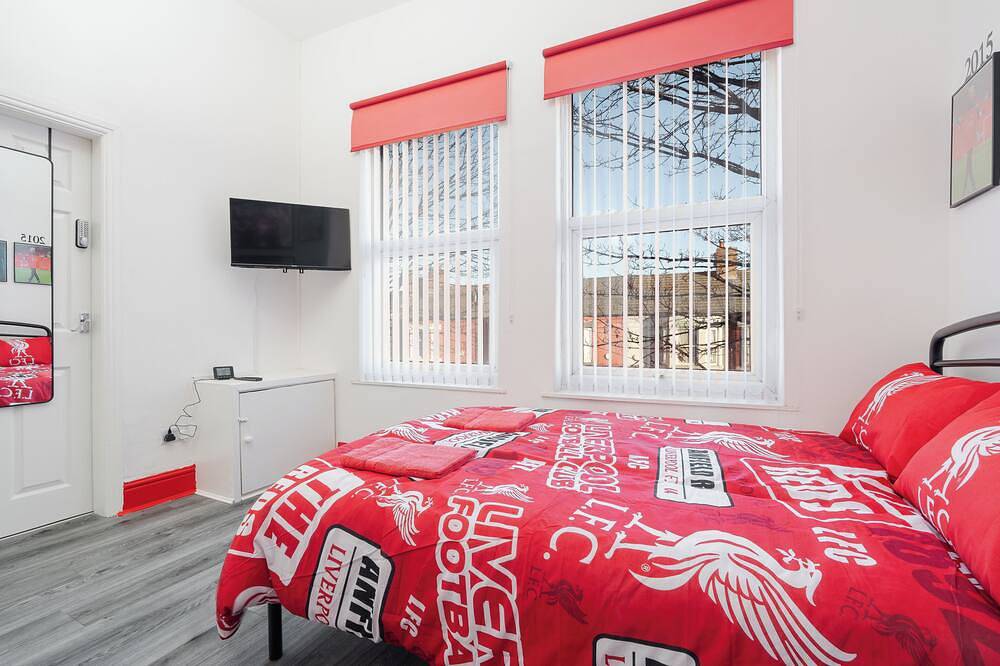 Peaceful 5-bedroom house in welcoming Liverpool neighborhood in Liverpool, Merseyside