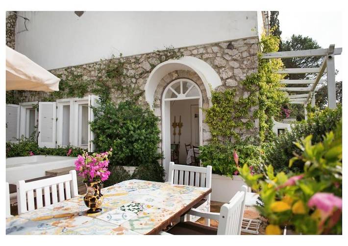 Villa voor 4 personen, with balkon and tuin as well as whirlpool in Capri
