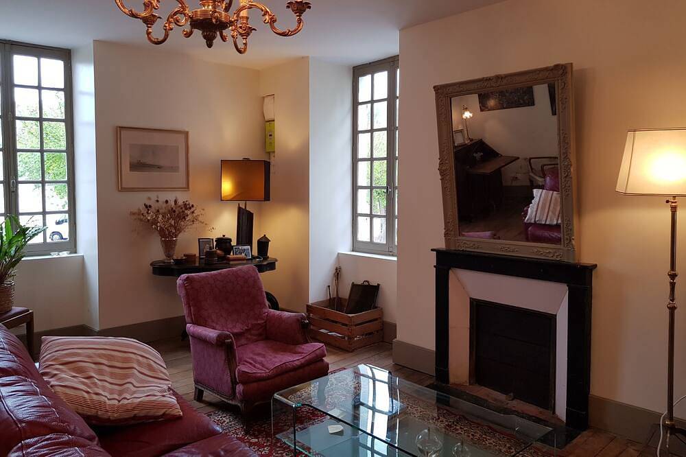 1 Bedroom Bed & breakfast in Chambon-sur-Voueize in Chambon-sur-Voueize, Región de Aubusson