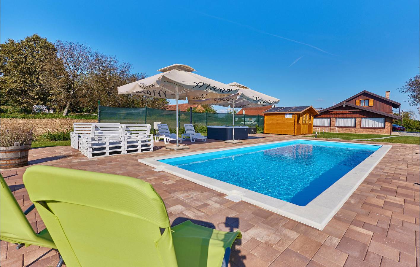 Charmante 2-Zimmer-Wohnung mit Pool, WLAN, Parkplatz und Grill! in Bjelovar-Bilogora