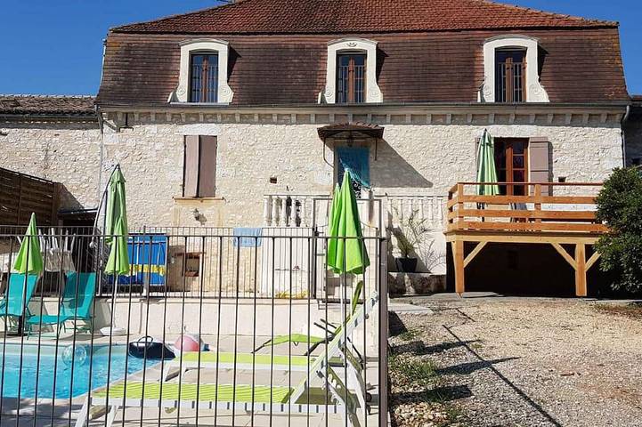 Gîte pour 10 personnes, avec Terrasse et Jardin à Rampieux