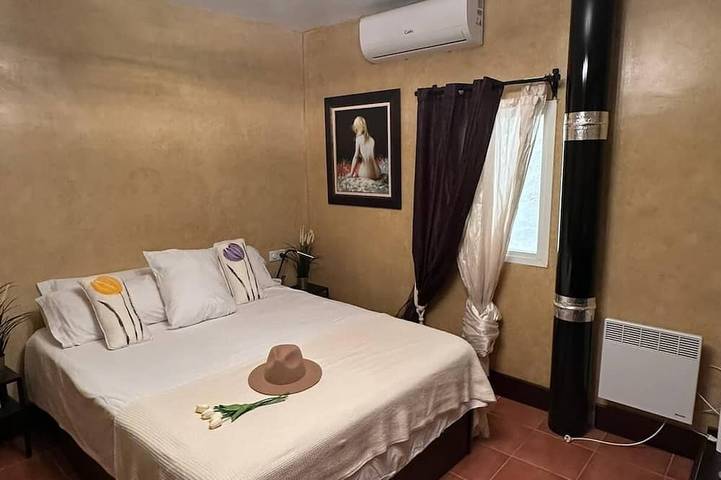 Habitacion Tulipanes en La Casa de las Violetas Ecija in Écija, Provincia de Sevilla