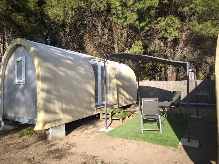 Camping für 2 Personen, mit Terrasse und Garten in Vias