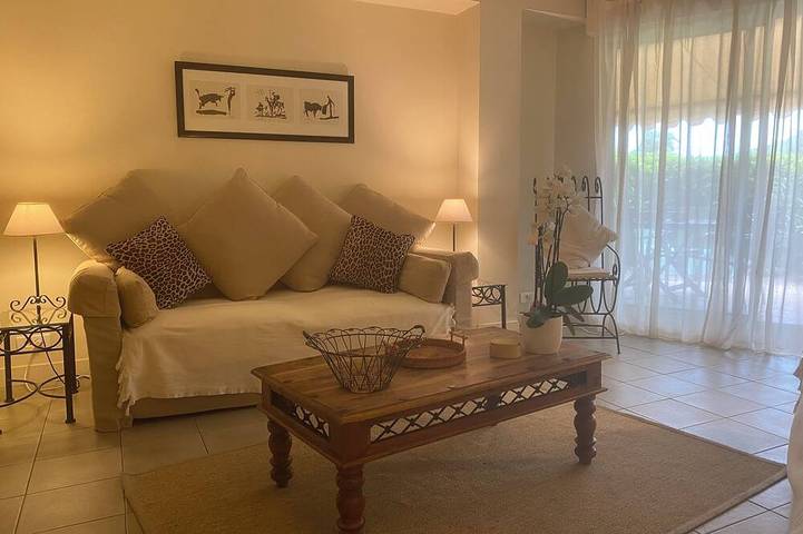 Ganze Wohnung, Großartiges 4-Sterne Erdgeschoß-Apartment mit Terrasse & großem Pool in Mandelieu-la-Napoule, Massif de l'Esterel