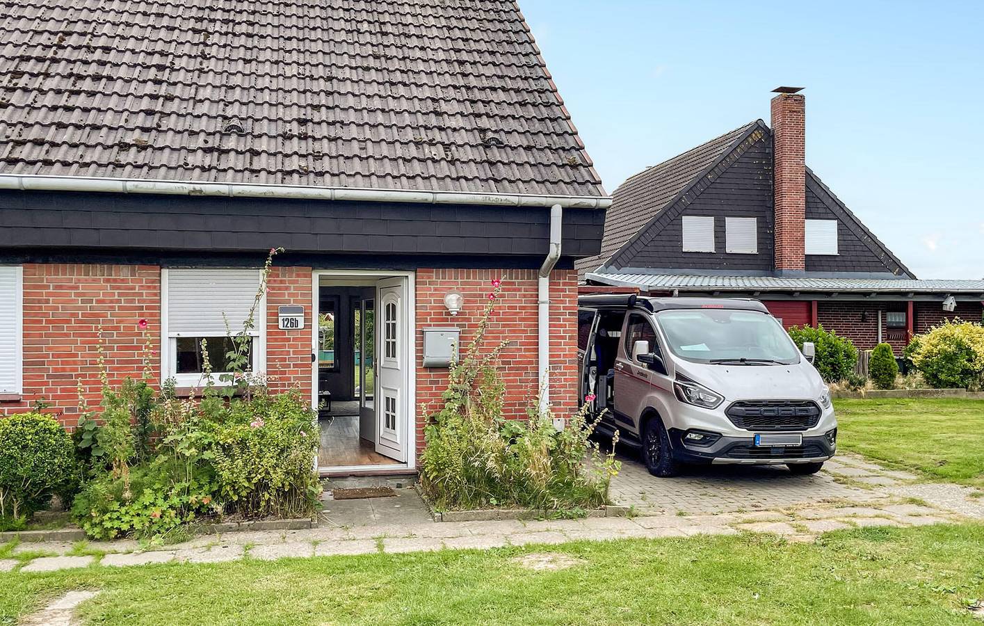 Modernes Strand-Apartment mit WiFi, Terrasse, Parkplatz in Friedrichskoog-Spitze, Friedrichskoog