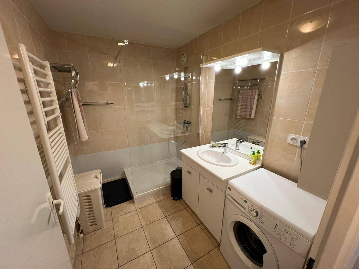 Appartement entier, Three-Bedroom Apartment in Saint-Christol-lès-Alès, Parc national des Cévennes