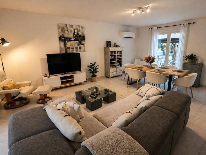 Location de vacances pour 6 personnes, avec piscine ainsi que vue et terrasse à Concots - 2