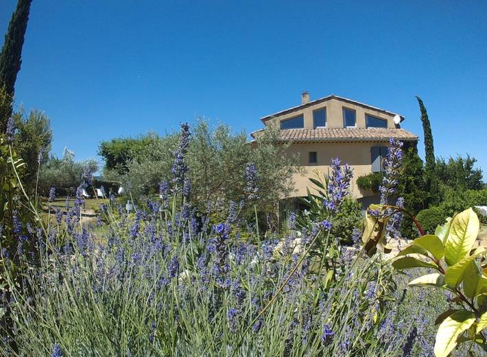 Location de vacances pour 2 personnes, avec piscine et jardin à Malaucène - 2