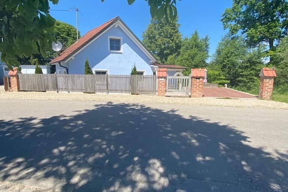 Ferienhaus direkt am Wasser gelegen in Pförring, Oberbayern