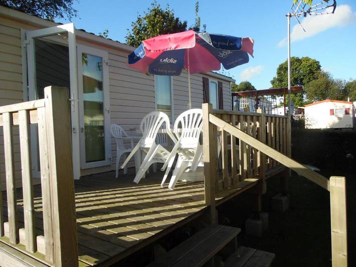 Gîte pour 6 personnes, avec Jacuzzi et Terrasse ainsi que Jardin et Bassin pour enfant