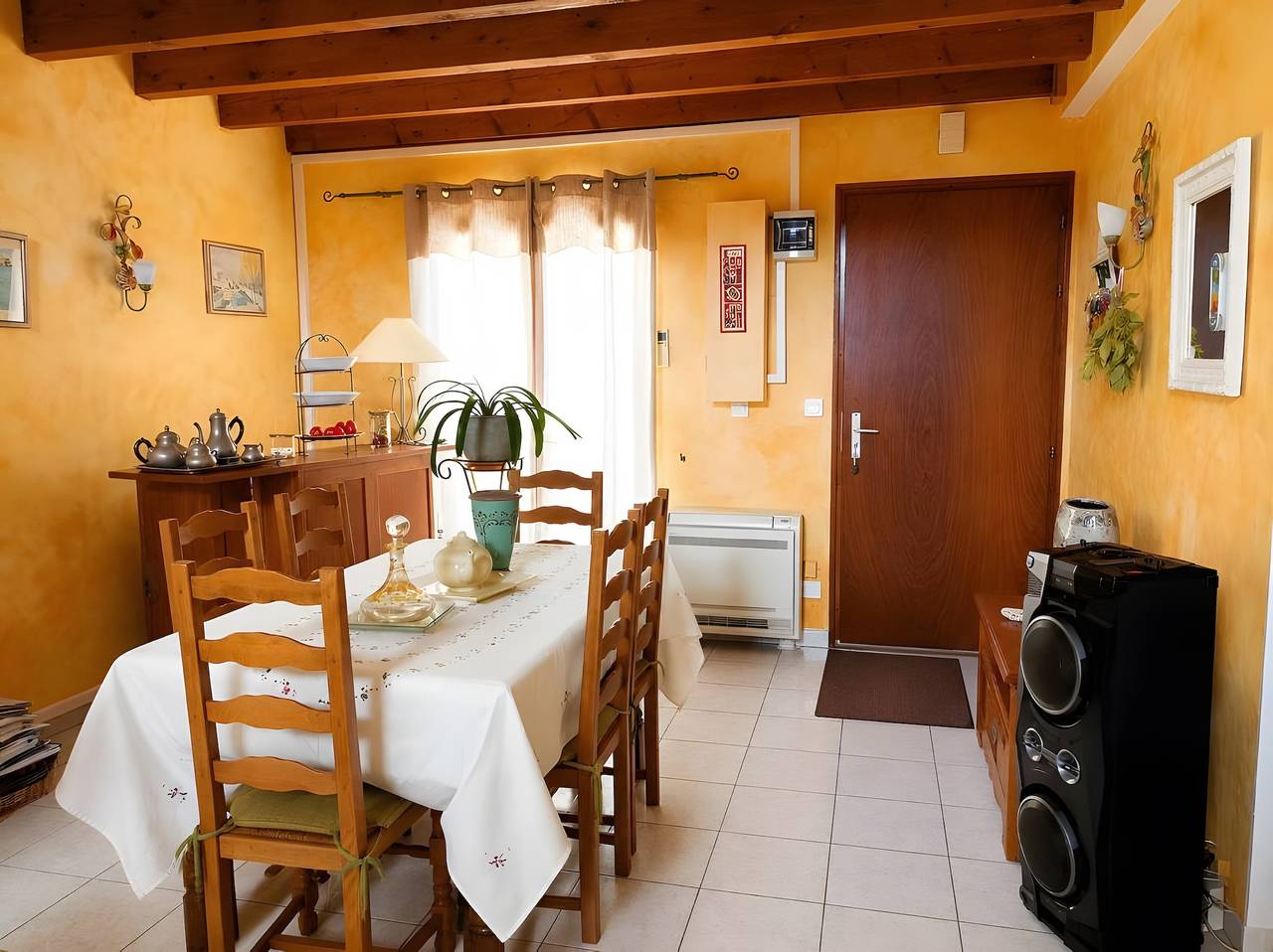 Villa 6 personnes avec piscine privée et Wi-Fi in Brue-Auriac, Région de Brignoles