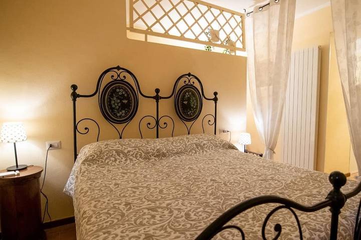 Appartamento intero, Romantico appartamento nel Vicolo dei Baci situato nel centro storico di Spello. in Spello, Perugia e dintorni