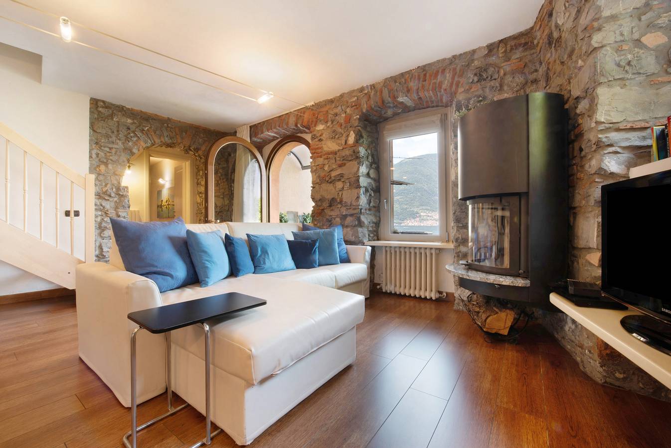 Luxuriöse Unterkunft am See mit Seeblick und Wlan in Lezzeno, Comer See