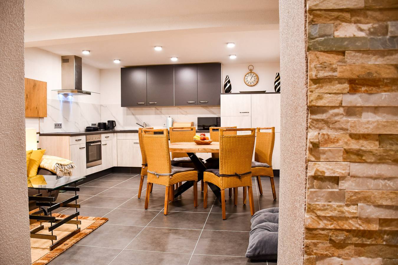 Ganze Wohnung, Ferienwohnung 'Dina' mit privater Terrasse, Balkon und Wlan in Haslach im Kinzigtal, Kinzigtal