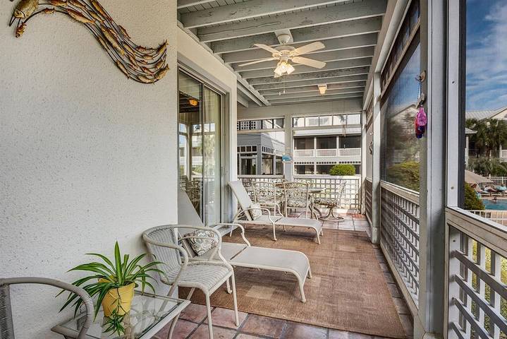 Vacation rental for 8 people, with pool and balcony in Miramar Beach