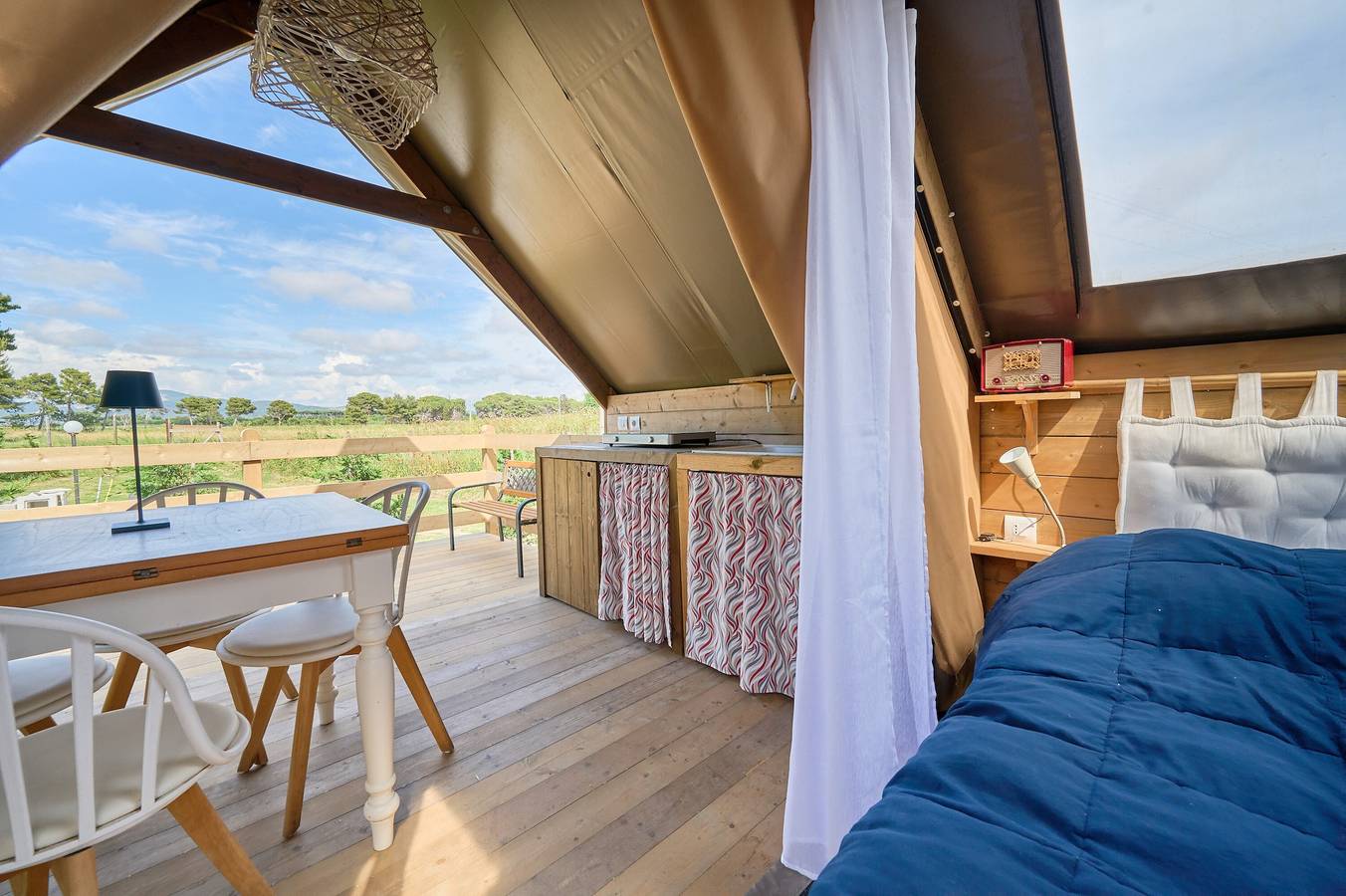 Glamping 'Tenda Safari Vicino Al Mare' met gedeelde tuin, Wifi en airconditioning, foto 13