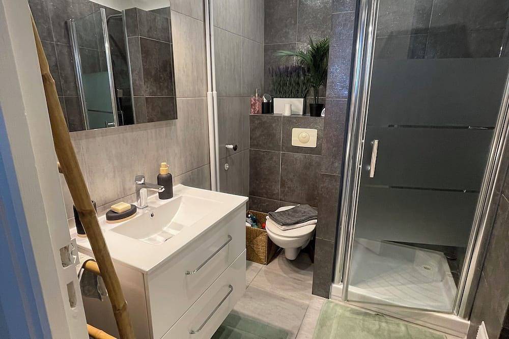 Hel lägenhet, 5 minutes from Beaulieu sur Mer beach, studio with fully-equipped kitchen, shower and Wc. in Beaulieu-sur-Mer, Nice region