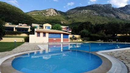 Villa pour 5 Personnes dans Mparmpati, Corfou, Photo 1