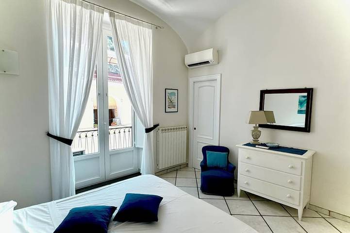 Appartement entier, Lumineux appartement avec vue sur la mer in Minori, Sorrento Coast