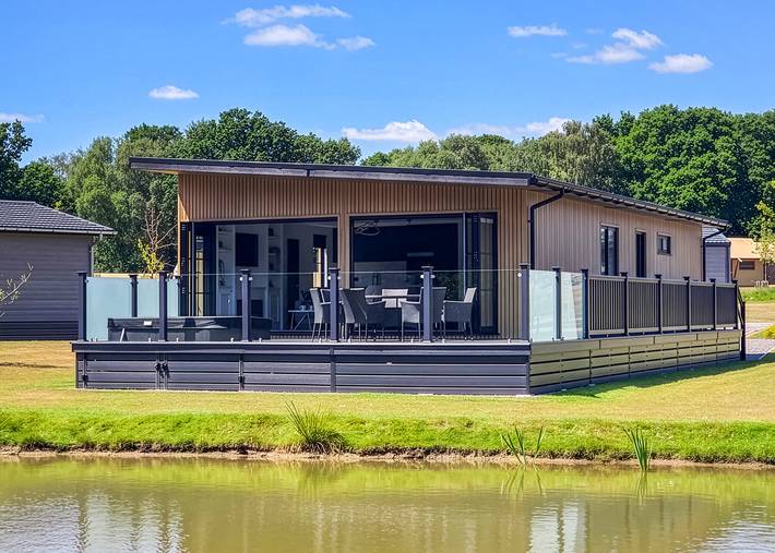 Glamping for 4 people in Wiltshire