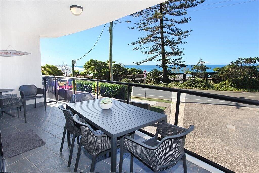 Ganze Wohnung, Unit 1 'Phoenix' /1736 David Low Way, Coolum Beach in Coolum Beach, Sunshine Coast