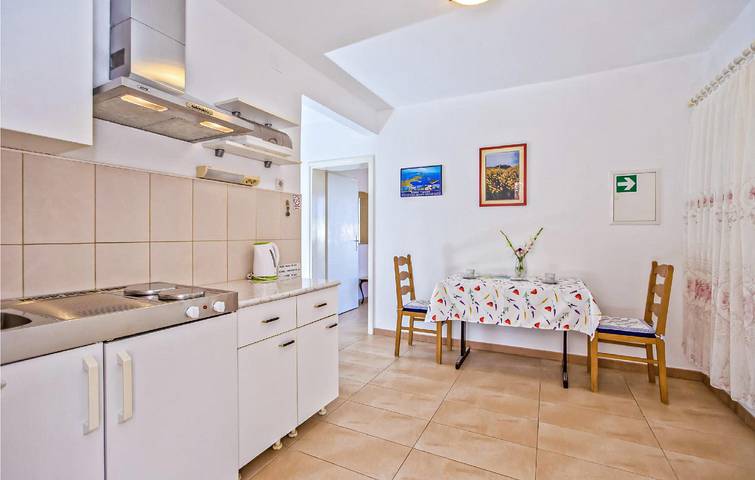 Gîte pour 2 personnes, avec terrasse et jardin dans Hvar - 4