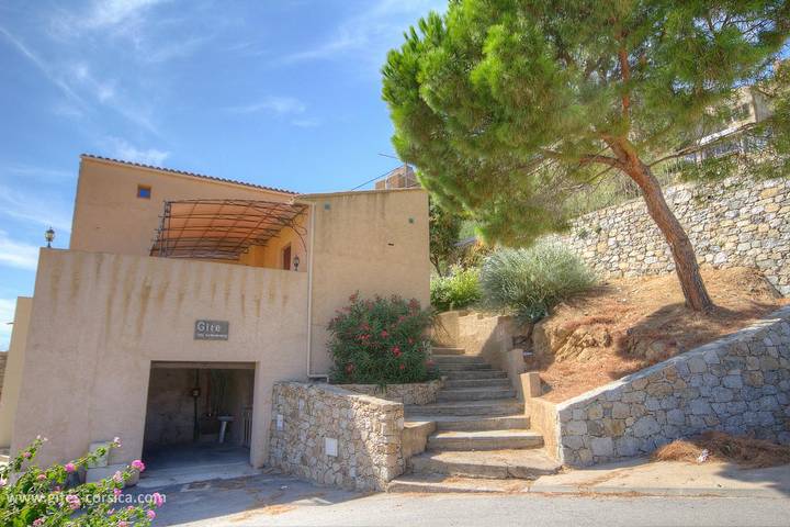 Gîte pour 6 personnes, avec Terrasse et Vue à Corbara - 2