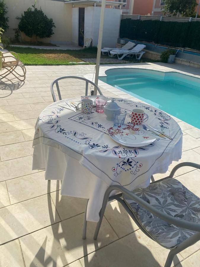 Queen Room with Pool View in Montequinto, Dos Hermanas