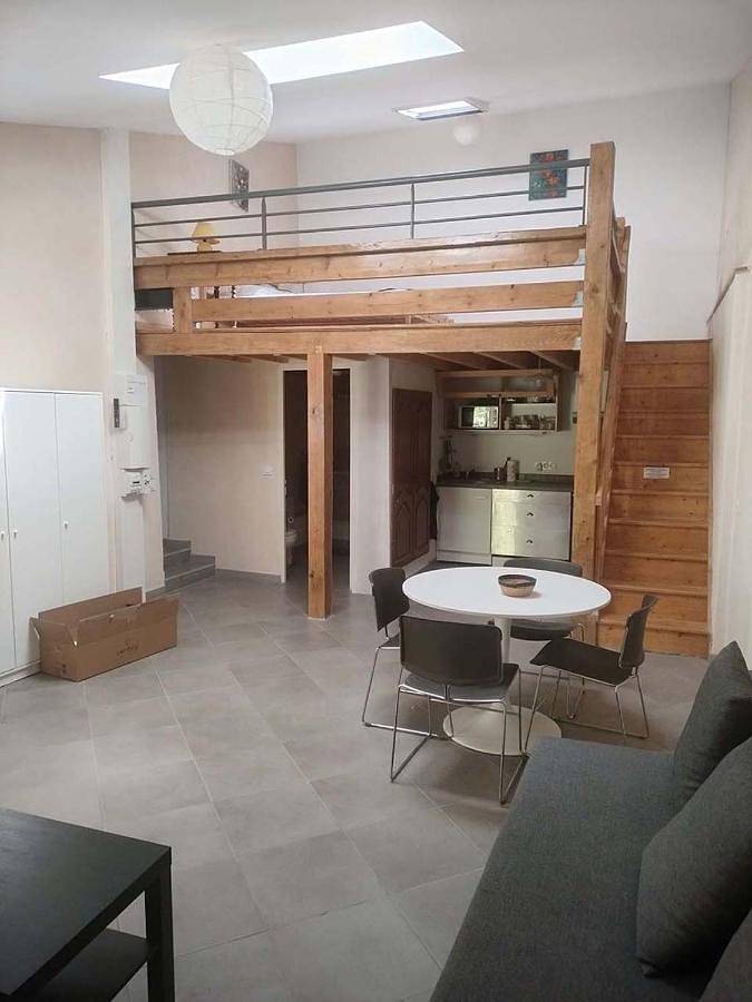 Gîte pour 4 personnes, avec piscine et vue à Charleval - 3