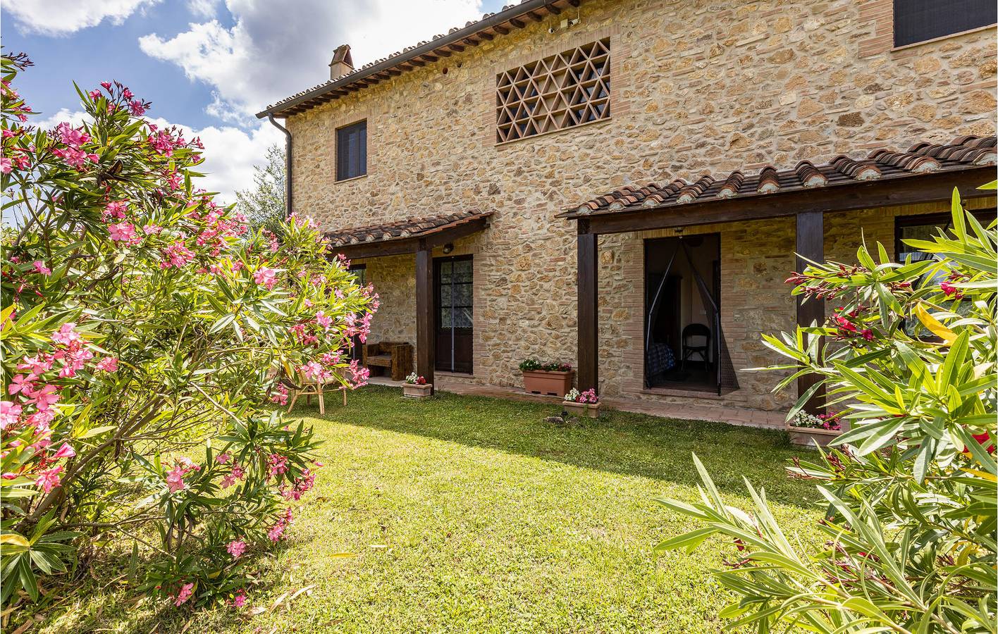 180qm Wohnung mit Parkplatz, Pool und Garten, 1,5km von Fiume Era in Volterra, Pisa Provinz