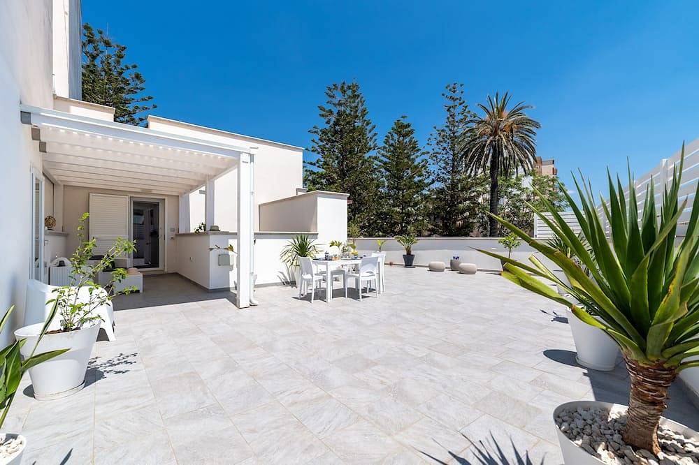 Appartement entier, Sunset Terrace Mazara - deluxe apartment with own terrace by the sea in Mazara del Vallo, Province de Trapani