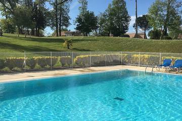 Gîte pour 6 personnes, avec jardin et piscine à Lombez