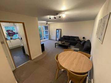 Gîte pour 4 personnes, avec balcon dans Surbiton
